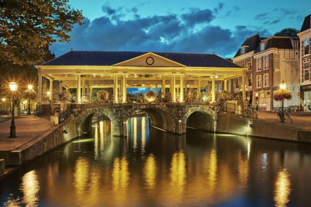 Beautiful Houseboat In The Centre Of Leiden Exterior foto